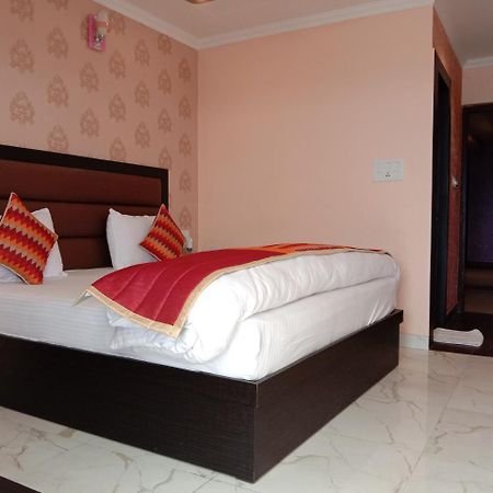 The Park Presidency Hotel Bareilly Esterno foto