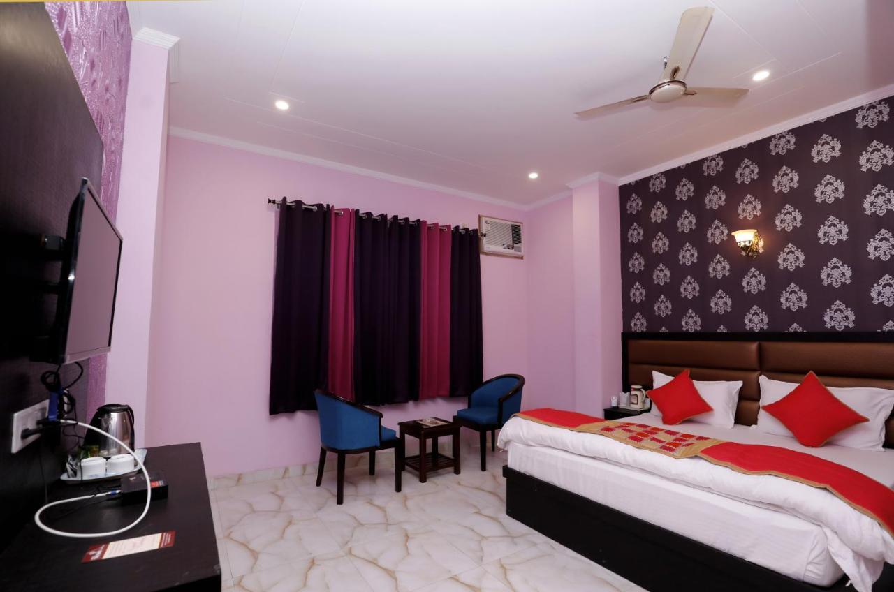 The Park Presidency Hotel Bareilly Esterno foto