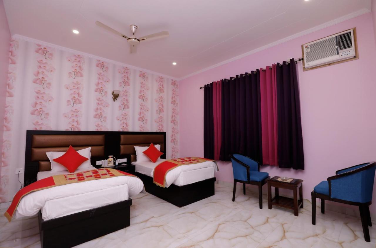 The Park Presidency Hotel Bareilly Esterno foto