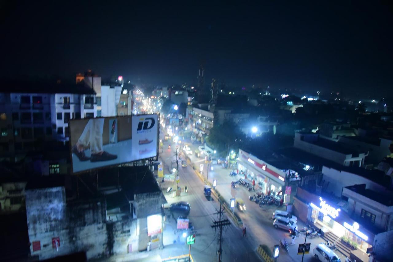 The Park Presidency Hotel Bareilly Esterno foto