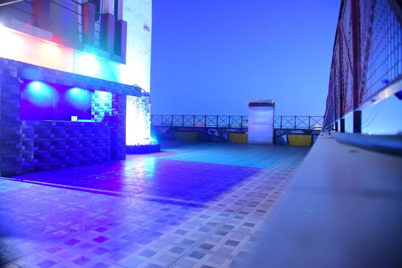 The Park Presidency Hotel Bareilly Esterno foto
