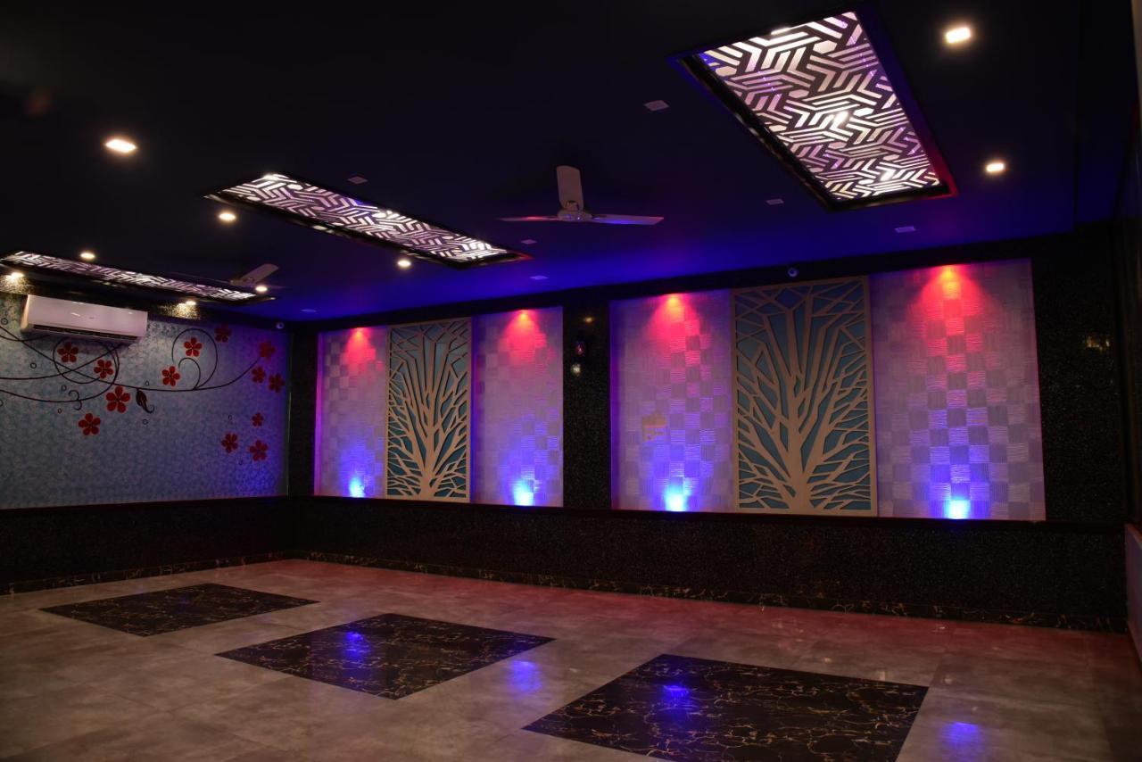 The Park Presidency Hotel Bareilly Esterno foto