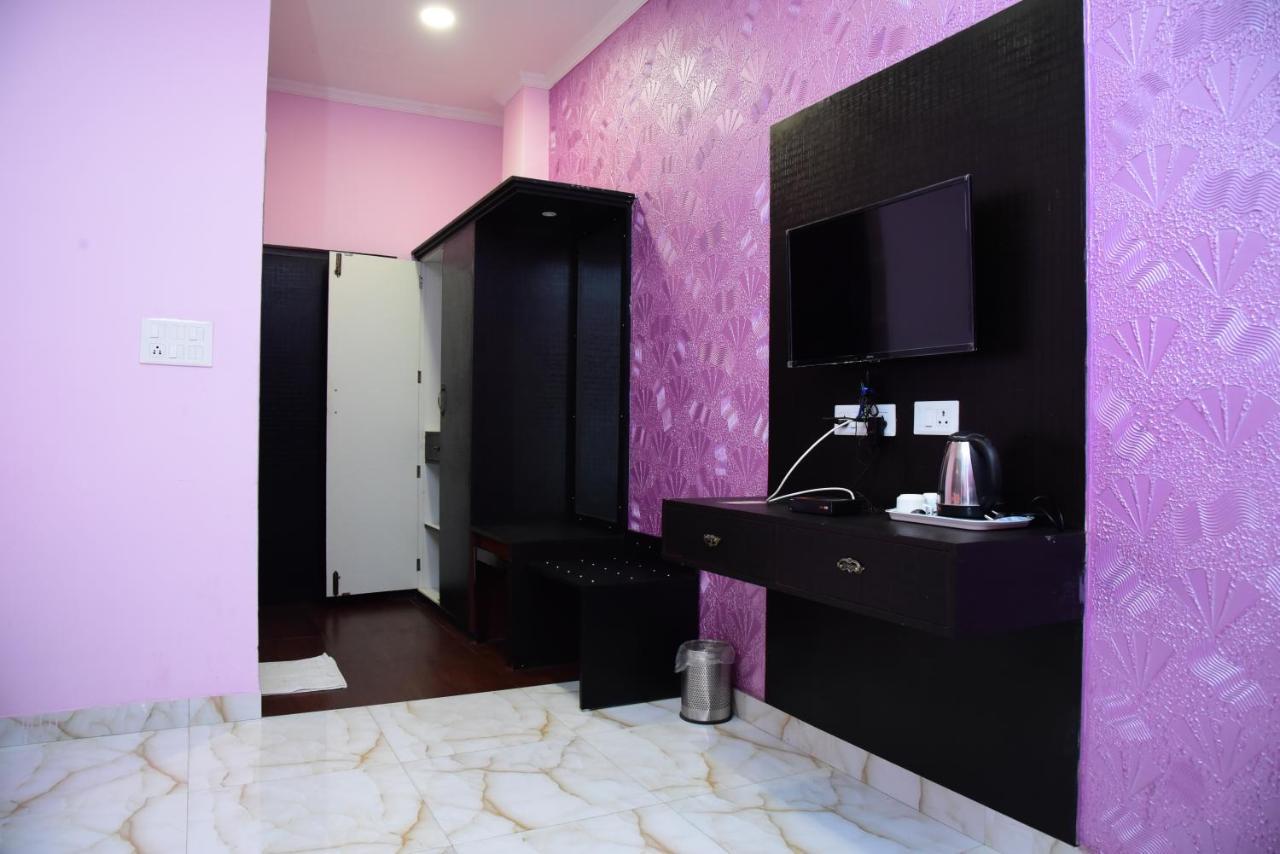 The Park Presidency Hotel Bareilly Esterno foto