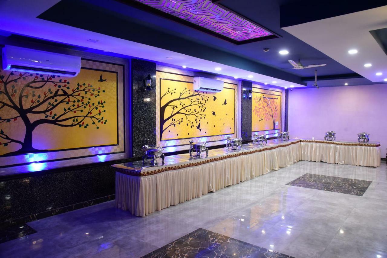 The Park Presidency Hotel Bareilly Esterno foto