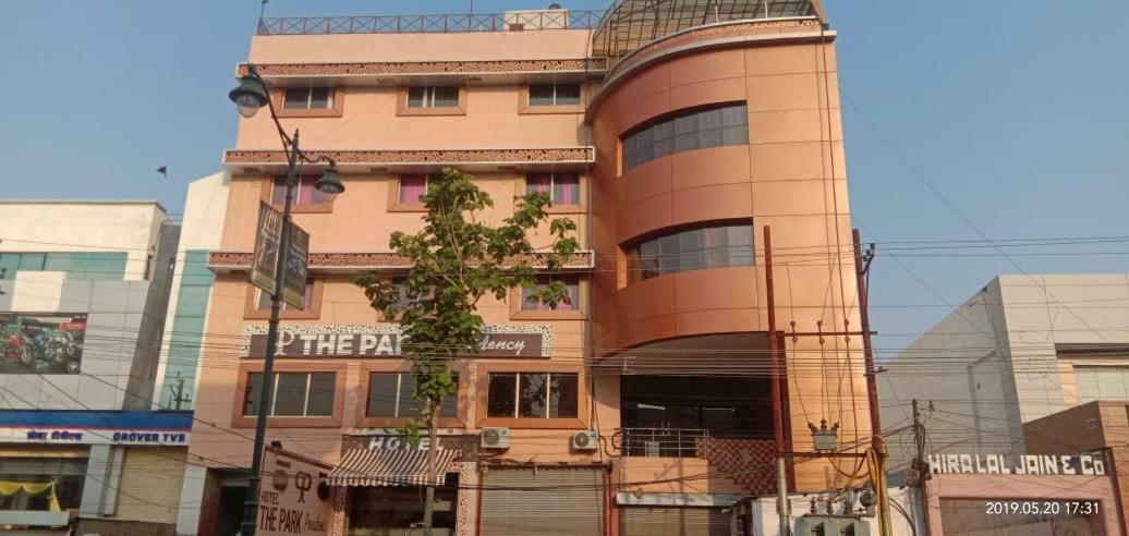 The Park Presidency Hotel Bareilly Esterno foto